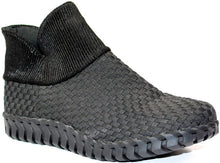 Load image into Gallery viewer, Iza
