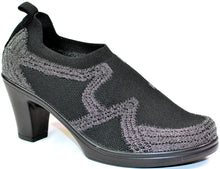 Load image into Gallery viewer, Lupe
